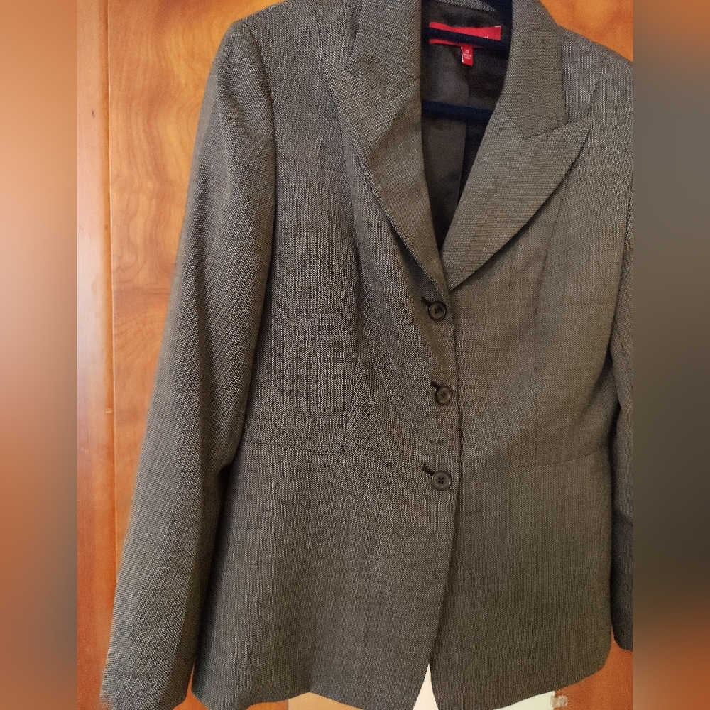 Anne Klein blazer. Tiny black and white checks. 3 buttons. Women's 10. - Picture 2 of 16